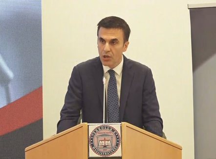 Gërshetimi i transparencës me ruajtjen e sekretit, Çela tregon sfidën në një kohë kur informacioni qarkullon me shpejtësi
