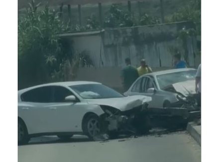 Përplasen dy automjete në aksin Vlorë-Llakatund