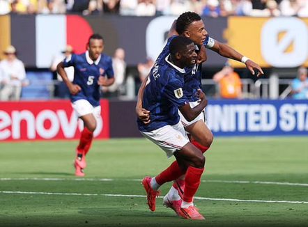 Olise asiston, Mbappe shënon. Franca e pandalshme ndaj Suedisë