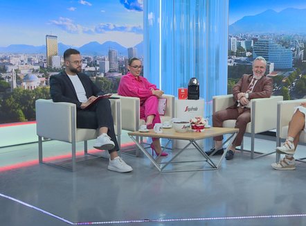 “Vajzat e huaja rrisin fëmijët shqiptarë, gjyshet kafshët”, realiteti i hidhur në familjet e reja