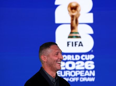 Materazzi ‘tifoz’ me Kepin e Gjelbër, mijëra vetë në radhë me orë për të parë Kupën e Botës