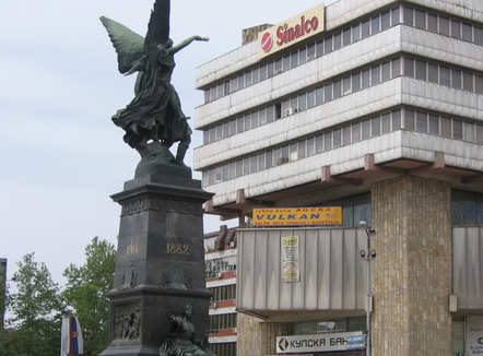 Opozita në Serbi kërkon reagim nga shteti për posterët kundër shqiptarëve