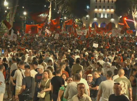 Protesta kombëtare, prej 35 ditësh kërkohet largimi i kryeministrit Edi Rama