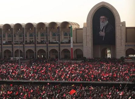 Mediat iraniane: Mbi 7 milionë udhëtime në metronë e Teheranit që nga agimi i djeshëm