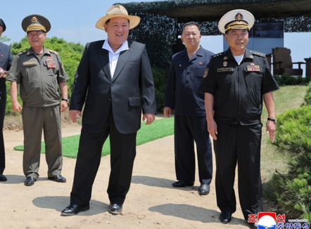 Kim mbikëqyr testin strategjik të raketave nga shkatërruesi i ri detar