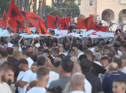 Sot protesta e 36-të radhazi, qytetarët kërkojnë dorëheqjen e kryeministrit Rama