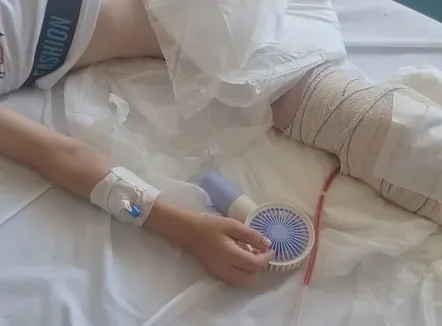 Pësoi dëmtime të rënda në aksidentin e autobusit, familja e 8-vjeçarit apel për ndihmë