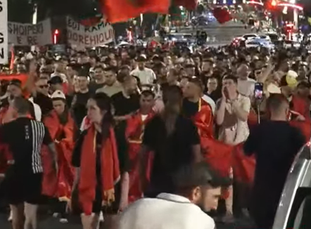 Protesta e 36-të, mijëra qytetarë nisin marshimin, kërkohet dorëheqja e Ramës