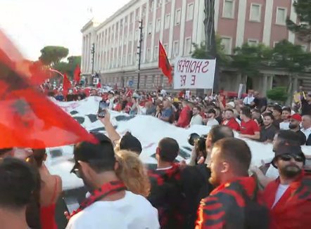 37 ditë protestë, kërkohet dorëheqja e Ramës