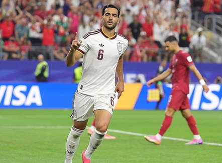 Në duelin Cristiano-Yamal, protagonist bëhet Merino. Spanja kalon në çerekfinale