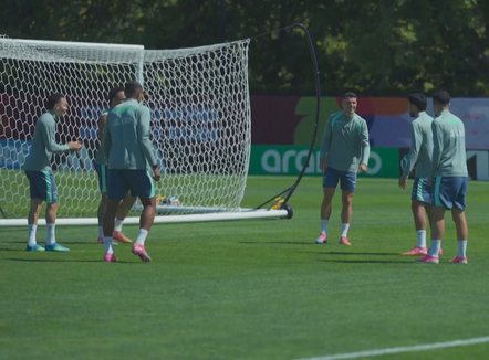 Prag ndeshje, Zvicra luan me Kolumbinë për biletën e fundit në çerekfinale