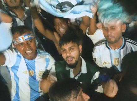 Argjentina fiton me Egjiptin, Bangladeshi feston si Buenos Aires, mijëra tifozë në festë