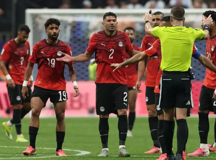 Federata egjiptiane ankesë në FIFA, kërkon hetim për arbitrat për ndeshjen me Argjentinën
