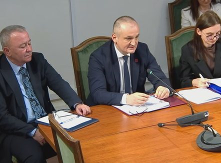Kush auditon kë? Kontrolli i Lartë i Shtetit përballë mbikëqyrjes parlamentare 