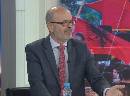 “Kjo protestë po bën bashkë ballistët me komunistët”, Petro Koçi: Kërkesat nga protesta kërkojnë reflektim