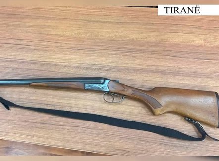 Dy operacione në 24 orë, sekuestrohen 3 armë dhe qindra fishekë, 3 në pranga