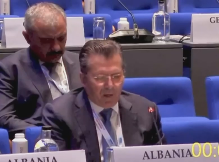 Mediu denoncon qeverinë në OSBE, protestat kundër arrogancës, korrupsionit e kapjes së shtetit