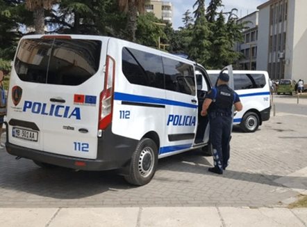 Qëlloi me thikë gruan pas konflikteve të vazhdueshme, kush është 40-vjeçari i dyshuar