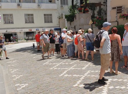 Gjirokastra si destinacion disa orësh nga të huajt, arsyet e fenomenit të ri