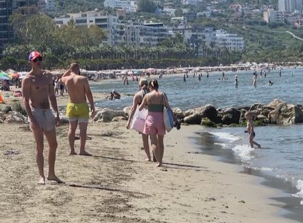 Temperaturat e larta për pensionistët e Vlorës i vetmi shpëtim është deti
