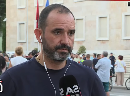 “Në shtator presim ndryshime të mëdha”, organizatori i protestës: S’kemi lidhje me review-t negative për bizneset