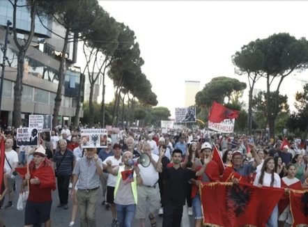 Dita e 44 e protestës, thirrje për zhvendosjen e tubimit në Bruksel