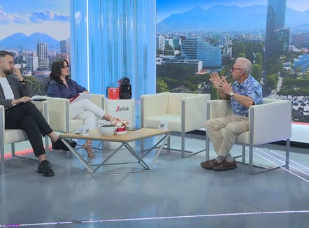 Thirrja e gjinekologut: Mos përdorni buzëkuq e parfume