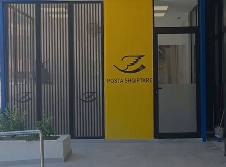 Dyshohet se përfitoi rreth 700 mijë euro, shkarkohet drejtoresha e Postës së Durrësit
