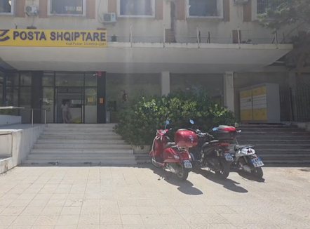 Zhduken 700 mijë euro nga filiali i Postës së Durrësit, shkarkohet drejtoresha