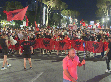  “Begaj të ndërhyje”, Milo thirrje Presidentit të ndërmjetësojë protestën