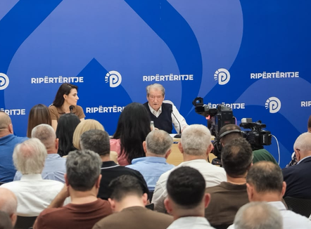 Berisha: Protesta 46-ditore në Tiranë është tërësisht antidiktatoriale, demokratët duhet ta mbështesin