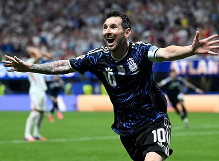 40 vjet pas “Dorës së Zotit”, Argjentina e Messi-t gjunjëzon Anglinë, siguron finalen e madhe  