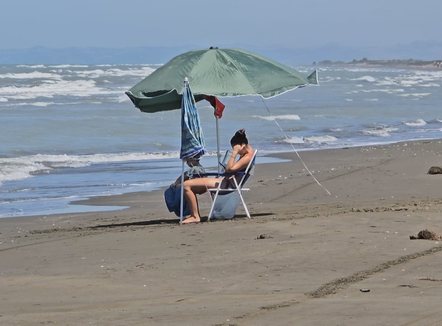 “Perla” e Ndërnënasit, “plazhi i harruar” ku edhe koha ka ndaluar