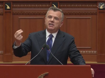 Mungon PD në Parlament. Balla: Mezi po pres Saliun, ka firmosur Zvërnecin për zhvillim