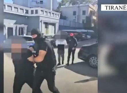  Çmontohet rrjeti i trafikut të klandestinëve drejt BE-së, në pranga organizatori egjiptian 