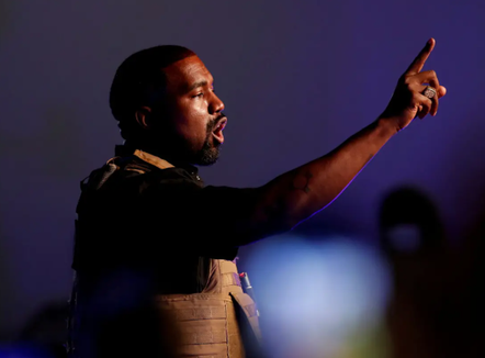 Gazeta zvicerane “NZZ”: Paratë e taksapaguesve shqiptarë për Kanye West, reperi i skandaleve ndez edhe më tej zemërimin popullor kundër Edi Ramës