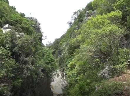 Ishte larguar prej dy ditësh nga banesa, gjendet i vdekur brenda një guve 58-vjeçari në Kuçovë