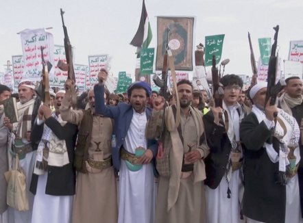 Front i ri lufte në Gjirin Persik, Huthit njoftojnë bllokadë detare kundër Arabisë Saudite