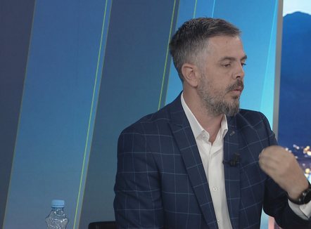 Aktivisti: Meloni me Ramën bëri marrëveshje për gardianë, në Serbi për makinën elektrike