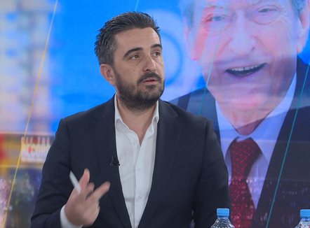 “Shpenzimet për shërbimet ndaj qytetarëve janë rritur”, deputeti socialist: Bashkitë kanë pasur performancë më të mirë