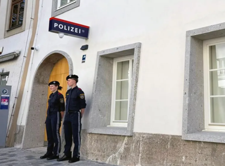 Stacion policie në shtëpinë ku lindi Hitleri, Austria kërkon të mbajë larg ndërtesës neonazistët