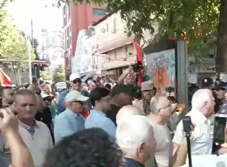 Nis protesta, qytetarët kërkojnë zhvendosjen drejt Parlamentit, dy perimetra sigurie