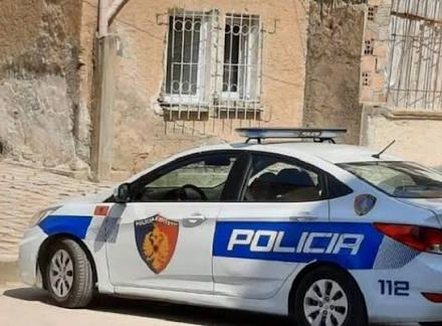 Dyshohet se kreu marrëdhënie seksuale me dhunë me vajzën me probleme mendore, në kërkim 42-vjeçari