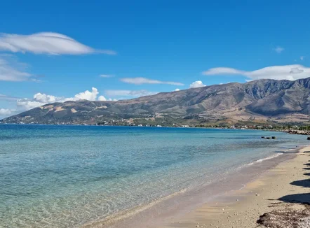 Me pushime në Orikum, 75-vjeçari humb jetën sapo hyn në det