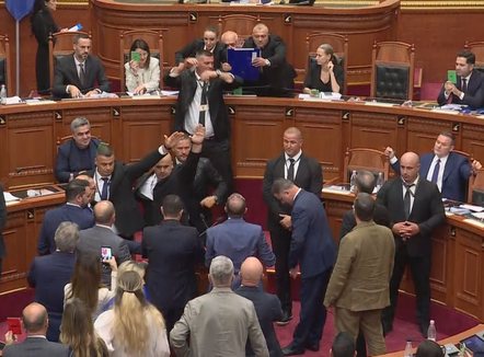 Lag Ramën me ujë, Gazment Bardhi përjashtohet nga seanca