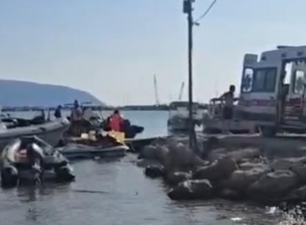 Vlorë, plagoset në det një person. Dyshohet se ka pësuar prerje në këmbë nga helika e një skafi