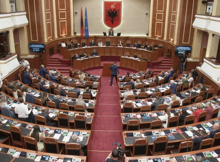 Nuk ka paqe as në parlament, pa dakordësi për “Territorialen”, PD bllokon foltoren