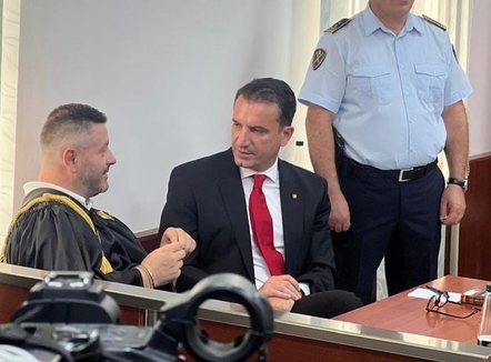 Gjyqi kundër Dados, Gjykata Administrative rrëzon kryebashkiakun Veliaj