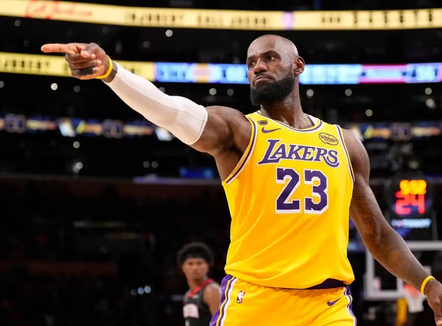LeBron James vendos të ardhmen, firmos me ekipin e ri