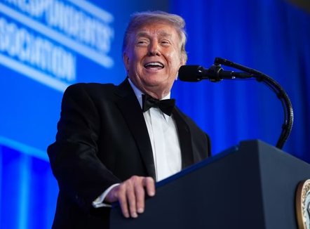 Shakaja që ‘ngriu’ buzëqeshjet, Trump njofton kandidimin për presidencialet e vitit 2028